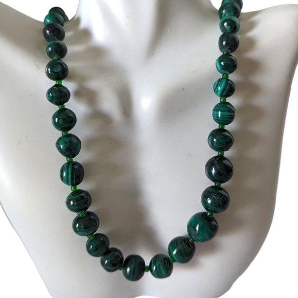 Vintage Estate Graduated Malachite Beaded Necklace 20" - Picture 3 of 8